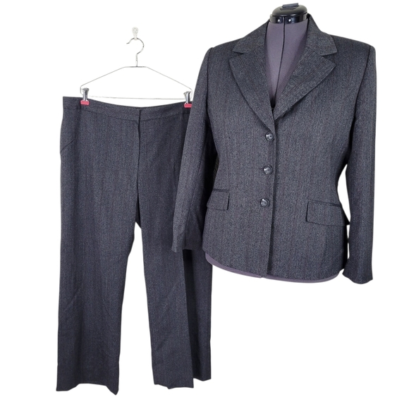 Evan Picone Pant Suit Size 18 Gray Red Striped Flap Pockets Pleated Wide Leg - Picture 1 of 9